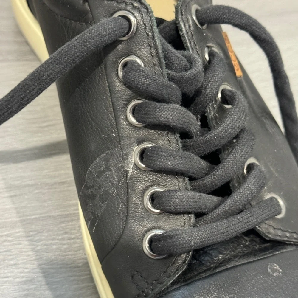 Ecco Black Women’s Casual Sneakers (Size 38)